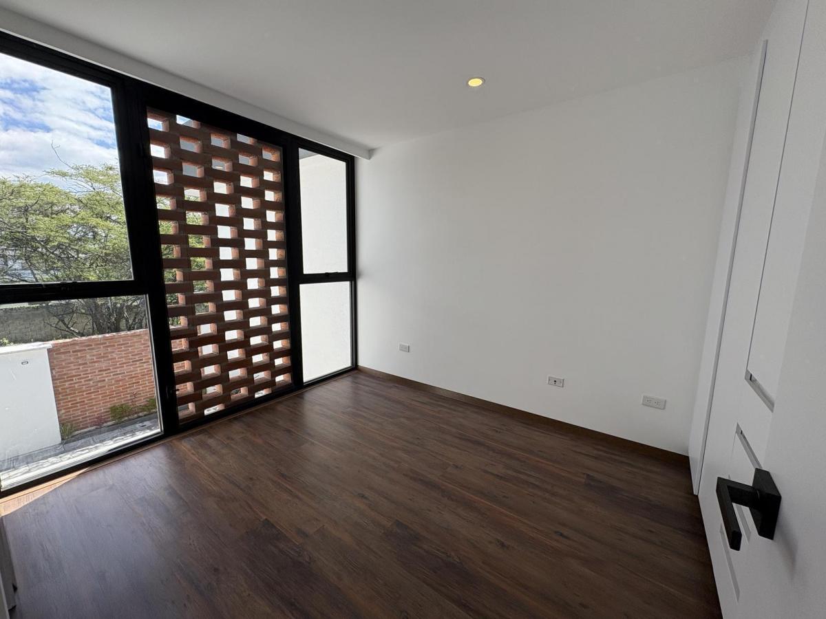 Venta Casa Dentro de Urbanización en Santa Rosa Nayon — imagen 7