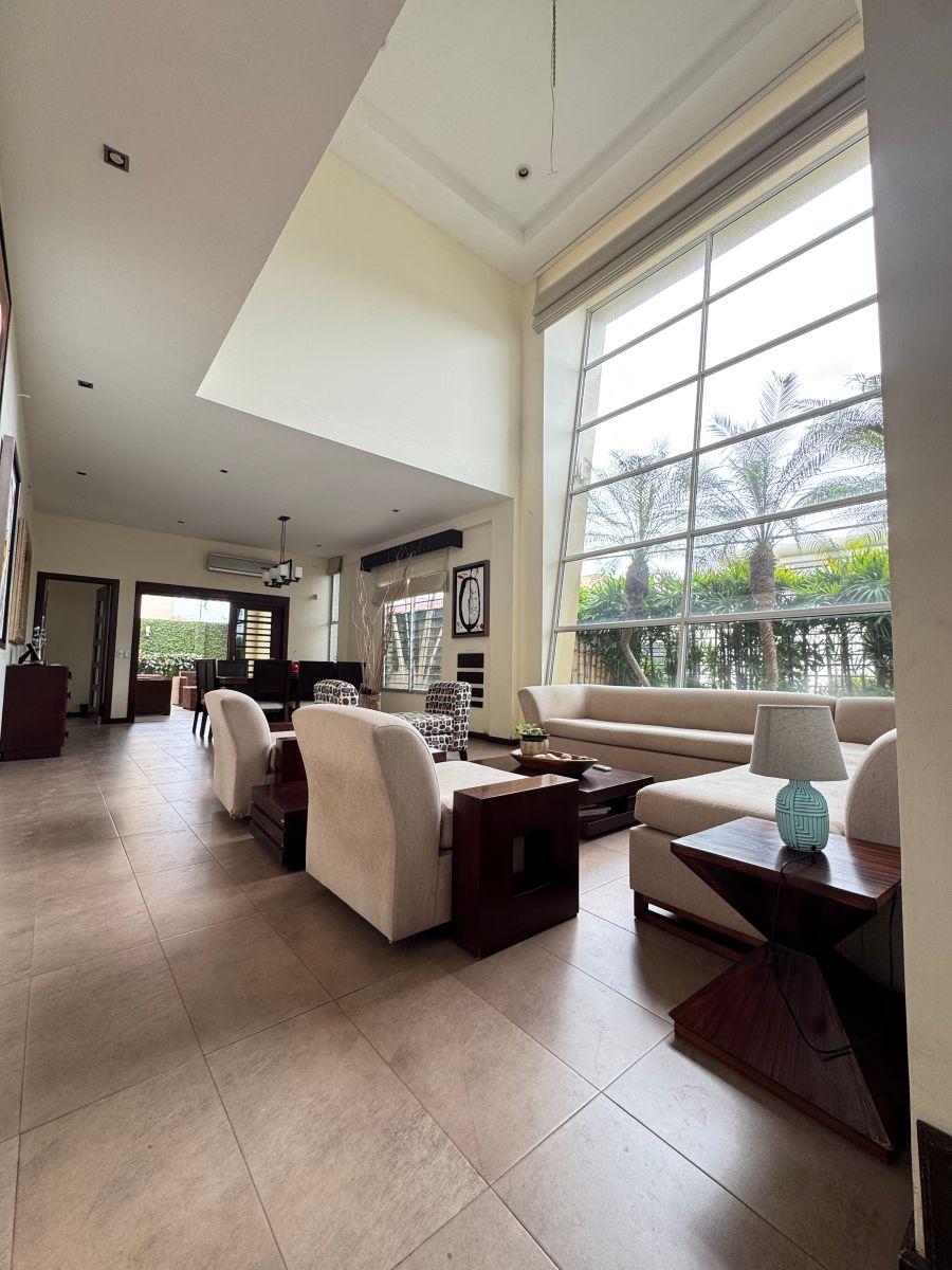 Vendo en Puerto Azul, Amplia Casa, 4 Dorm. + Estudio/5to Dorm + Family Room. Sala Doble Altura, Guayas — imagen 9