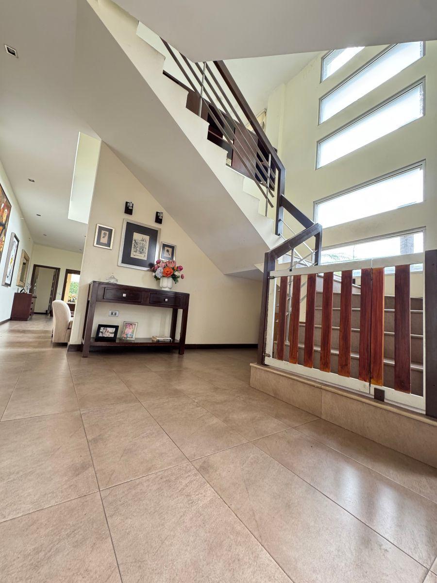 Vendo en Puerto Azul, Amplia Casa, 4 Dorm. + Estudio/5to Dorm + Family Room. Sala Doble Altura, Guayas — imagen 7