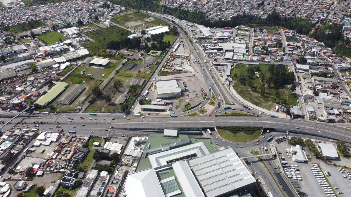 Terreno Estratégico en Venta Frente Al Portal Shopping Norte de Quito — imagen 3