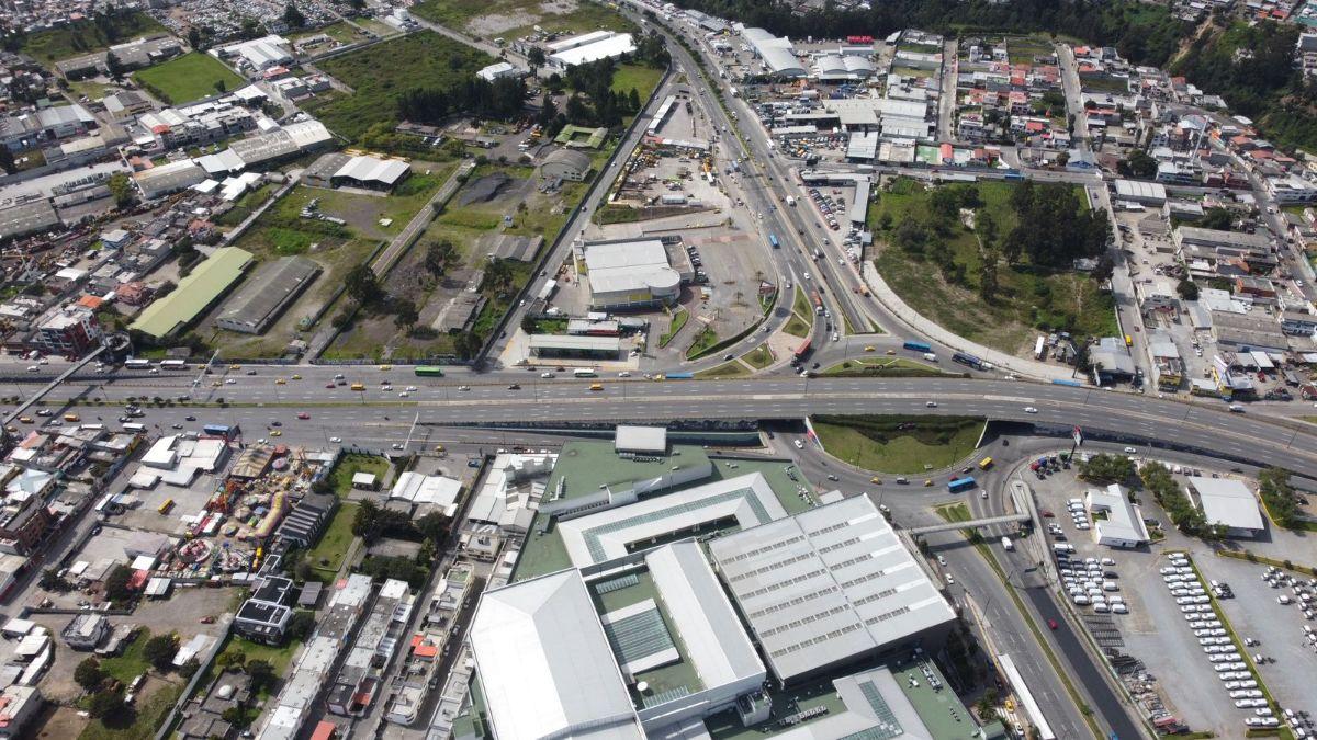 Terreno Estratégico en Venta Frente Al Portal Shopping Norte de Quito — imagen 2