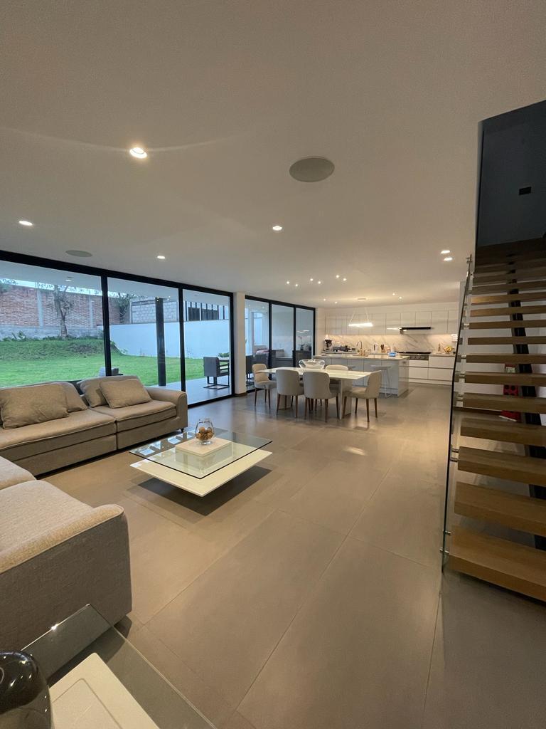 Hermosa Casa 4 Dorm. con Baño — imagen 9