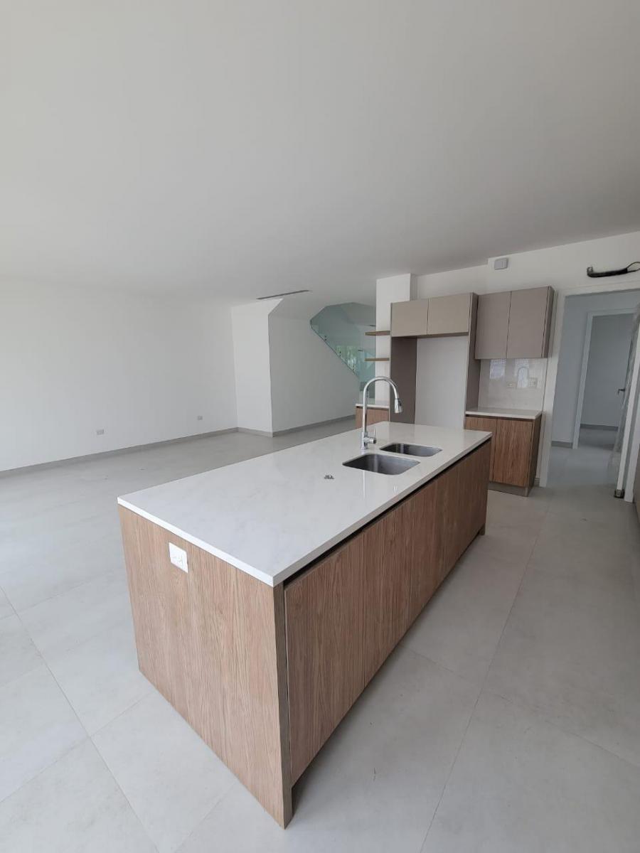 En Venta Lujosa Casa de Estreno en Aires Norte, Vía a Samborondón, Guayas — imagen 2