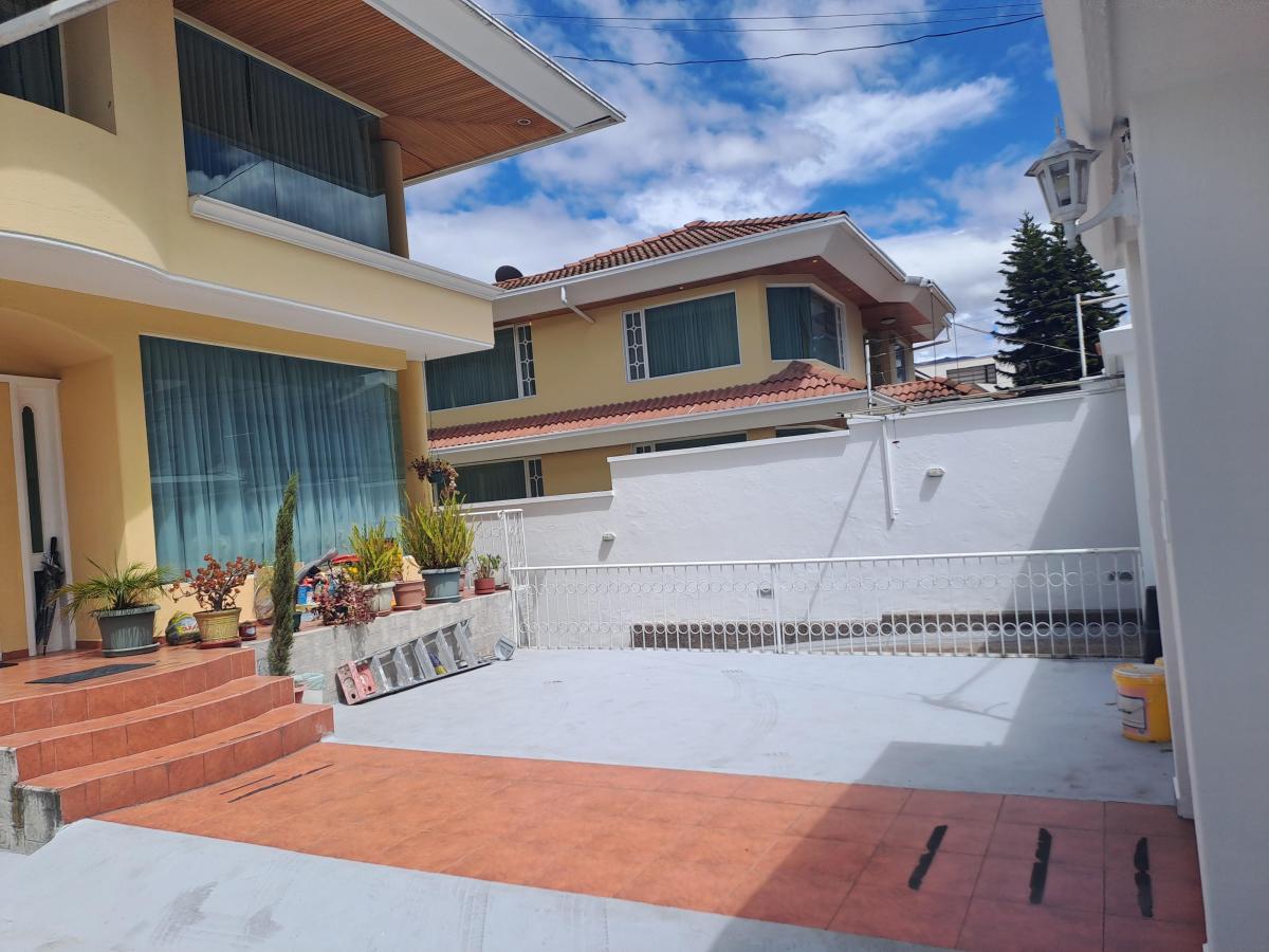 Vendo Excelente Casa Sector Colegio Sek — imagen 9