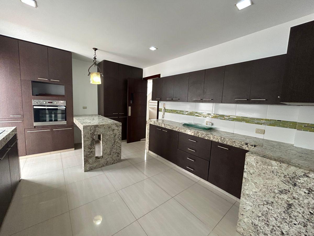 Se Vende Cómoda Casa en Puerto Azul, Guayas — imagen 10