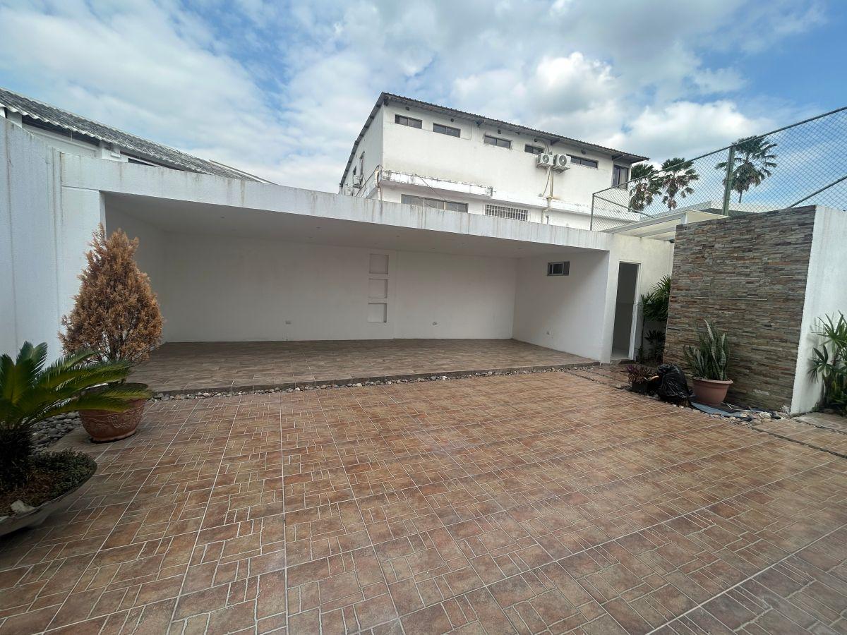 Se Vende Cómoda Casa en Puerto Azul, Guayas — imagen 5