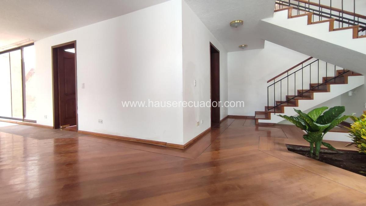 Casa 4 Habitaciones| Urbanizaciónseguridad 24/7, Amplias Áreas Comunales, Variedad de Auto Servicios — imagen 3