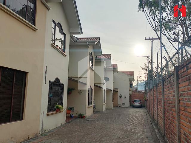 Vendo Amplia Casa en #cuenca – Sector y Cebollar (Cv3971), Azuay — imagen 9