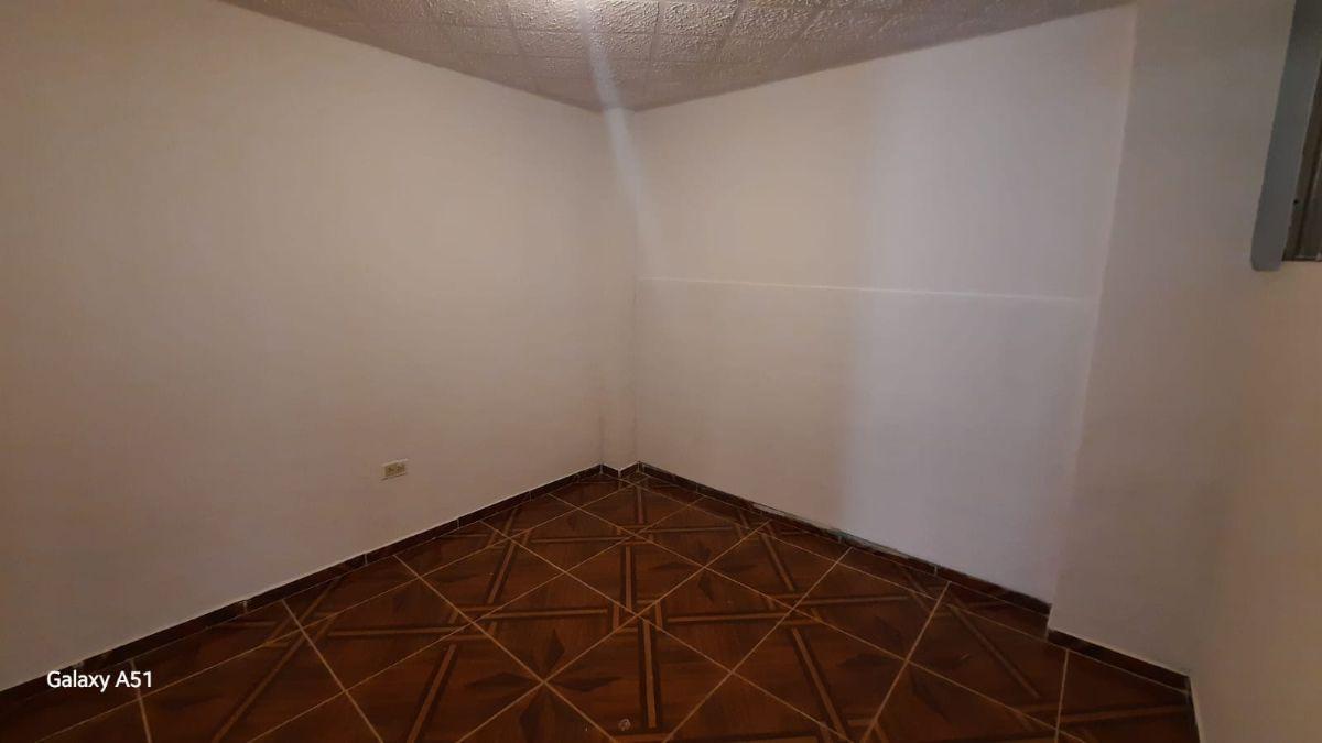 Vendo Casa Rentera de 3 Pisos — imagen 2