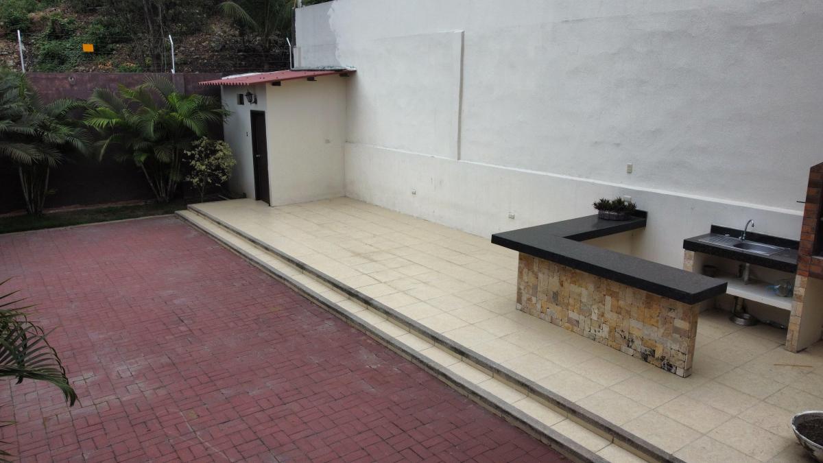 Bosques de La Costa Vendo Villa, Guayas — imagen 8