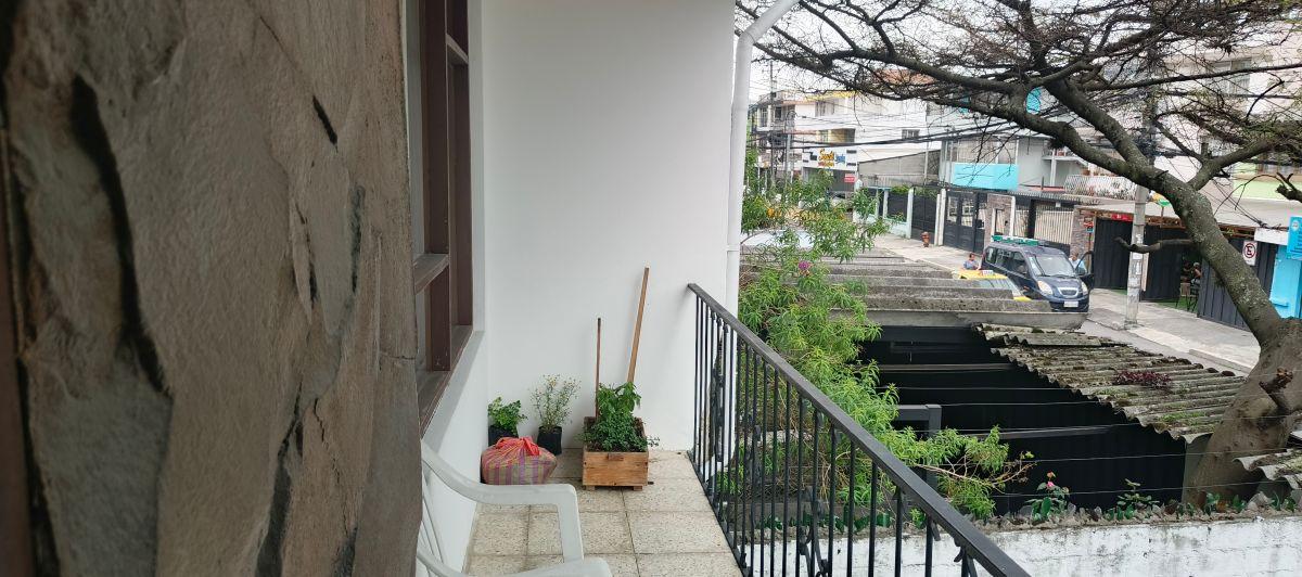 Sector Plaza de Toros Casa en Venta 3 Pisos Ideal Inversión o Vivienda — imagen 2