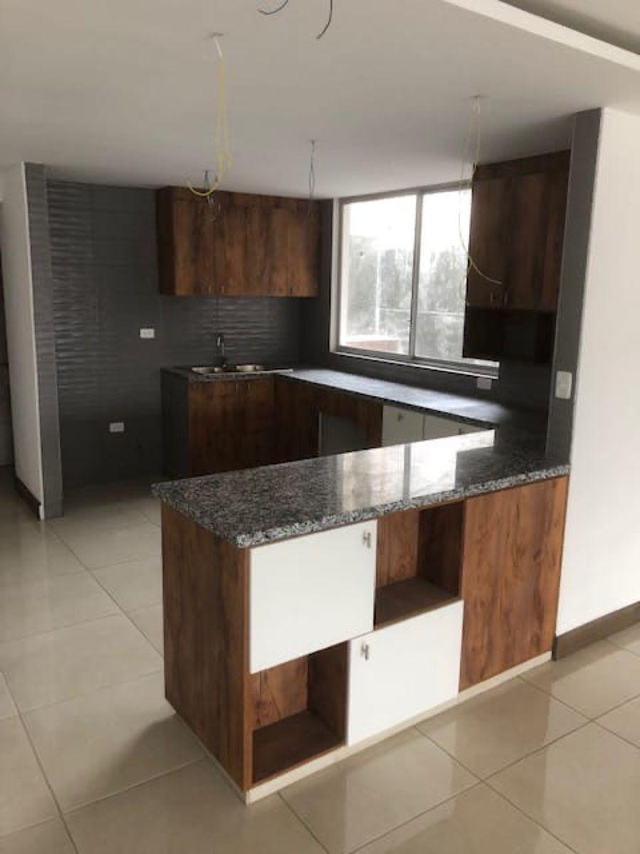 Vendo Hermosa Casa en La Eloy Alfaro — imagen 9