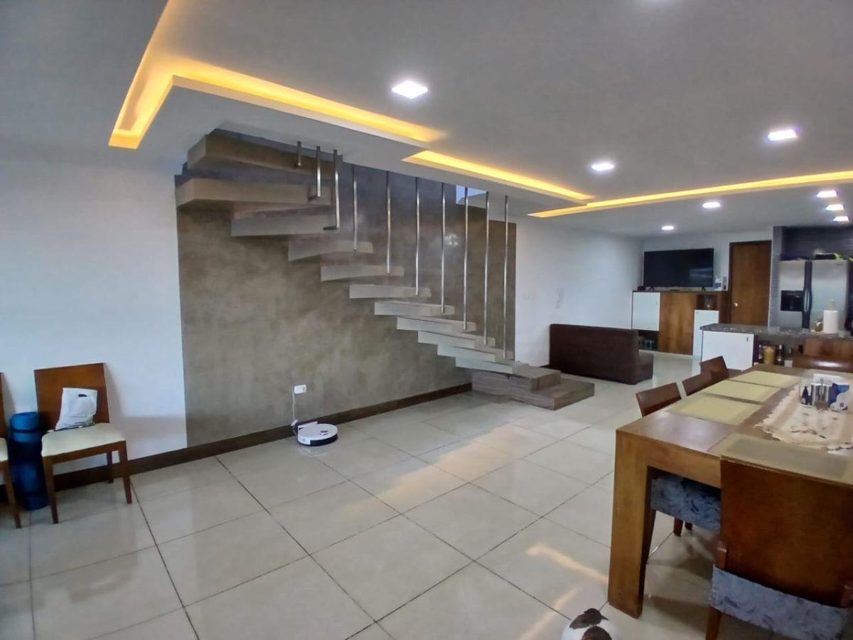Vendo Hermosa Casa en La Eloy Alfaro — imagen 7