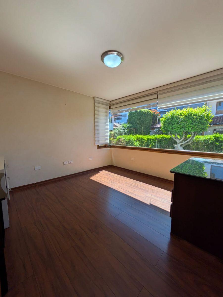 Linda Casa de Renta o Venta de Cumbaya, Seguridad Presencial. Provincia de Pichincha — imagen 8