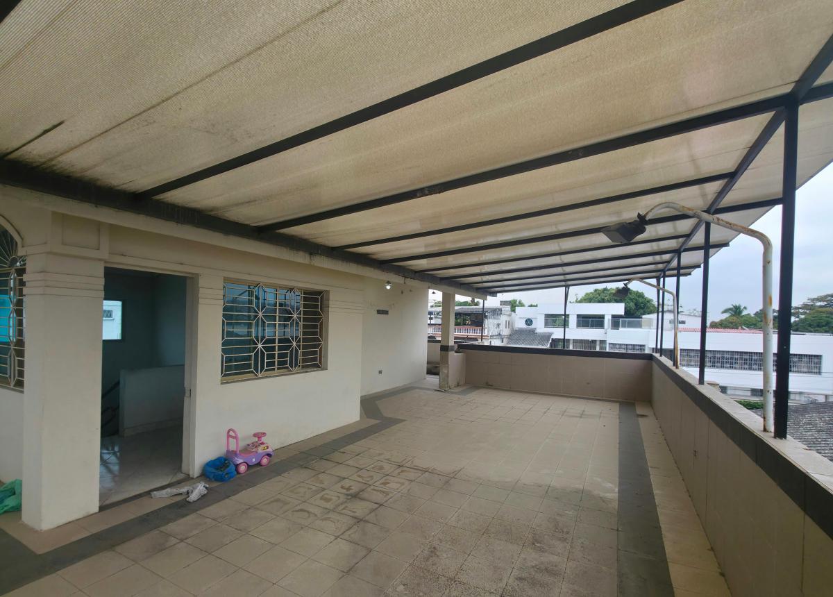 Vendo Casa Amplia en Alamos Norte, Empresas o Familia, Guayas — imagen 8