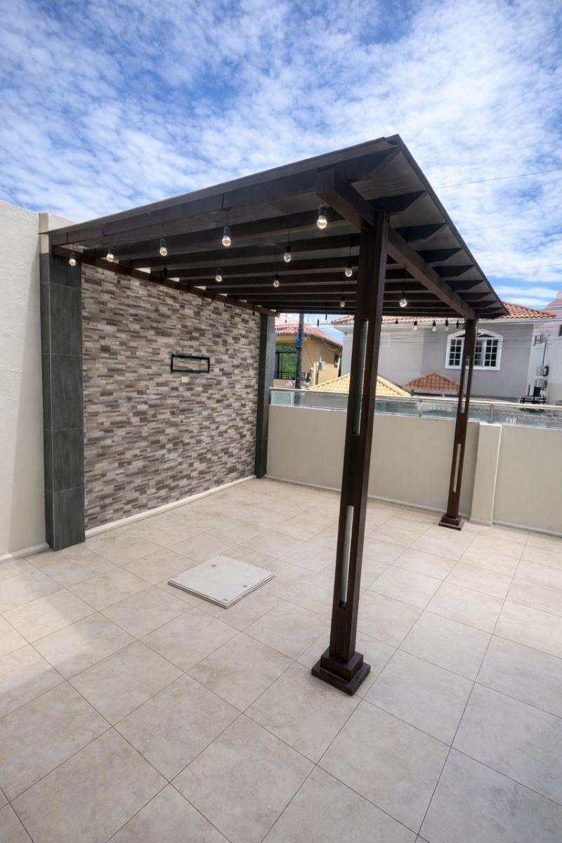 Alquiler Amplia Casa en Urb Las Cumbres, 4 Dorm., Patio con Terraza, 3 Parqueos Cerrados, Guayas — imagen 9