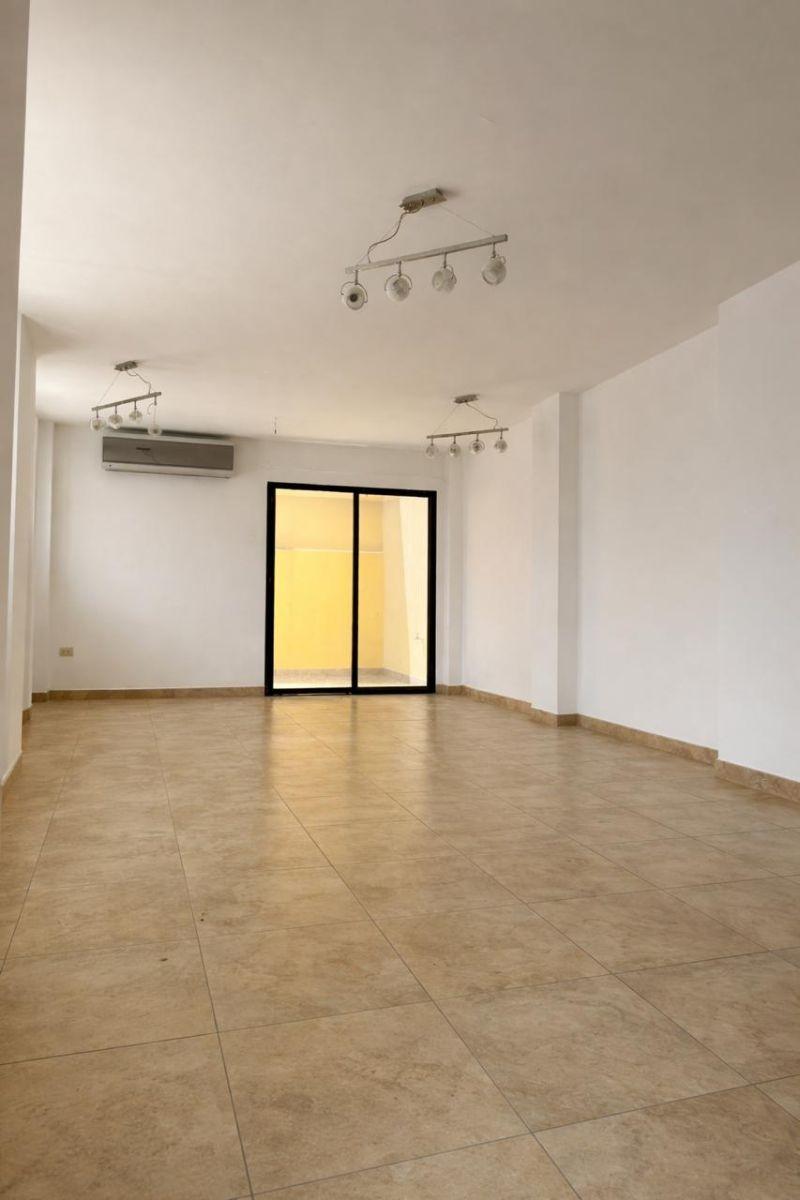 Alquiler Amplia Casa en Urb Las Cumbres, 4 Dorm., Patio con Terraza, 3 Parqueos Cerrados, Guayas — imagen 6