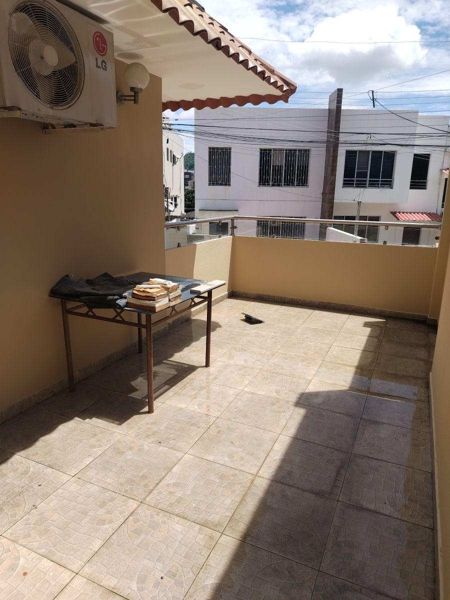 Alquiler Amplia Casa en Urb Las Cumbres, 4 Dorm., Patio con Terraza, 3 Parqueos Cerrados, Guayas — imagen 5