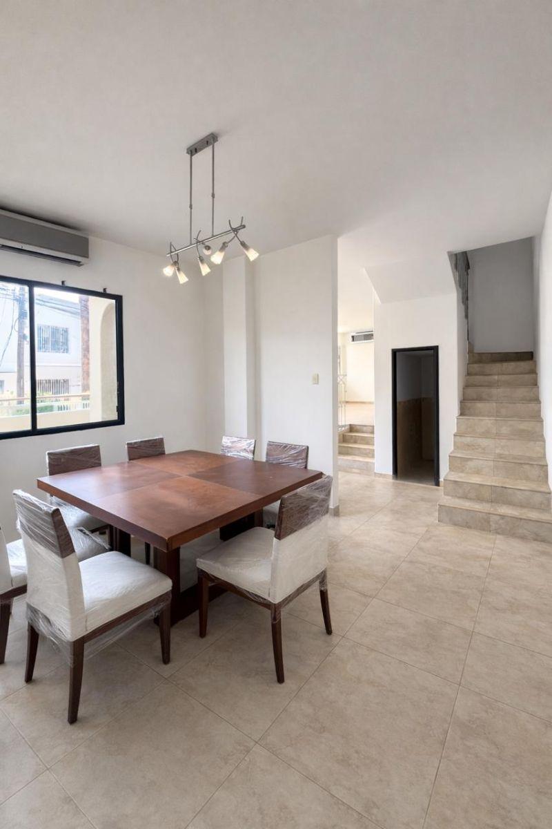 Alquiler Amplia Casa en Urb Las Cumbres, 4 Dorm., Patio con Terraza, 3 Parqueos Cerrados, Guayas — imagen 4