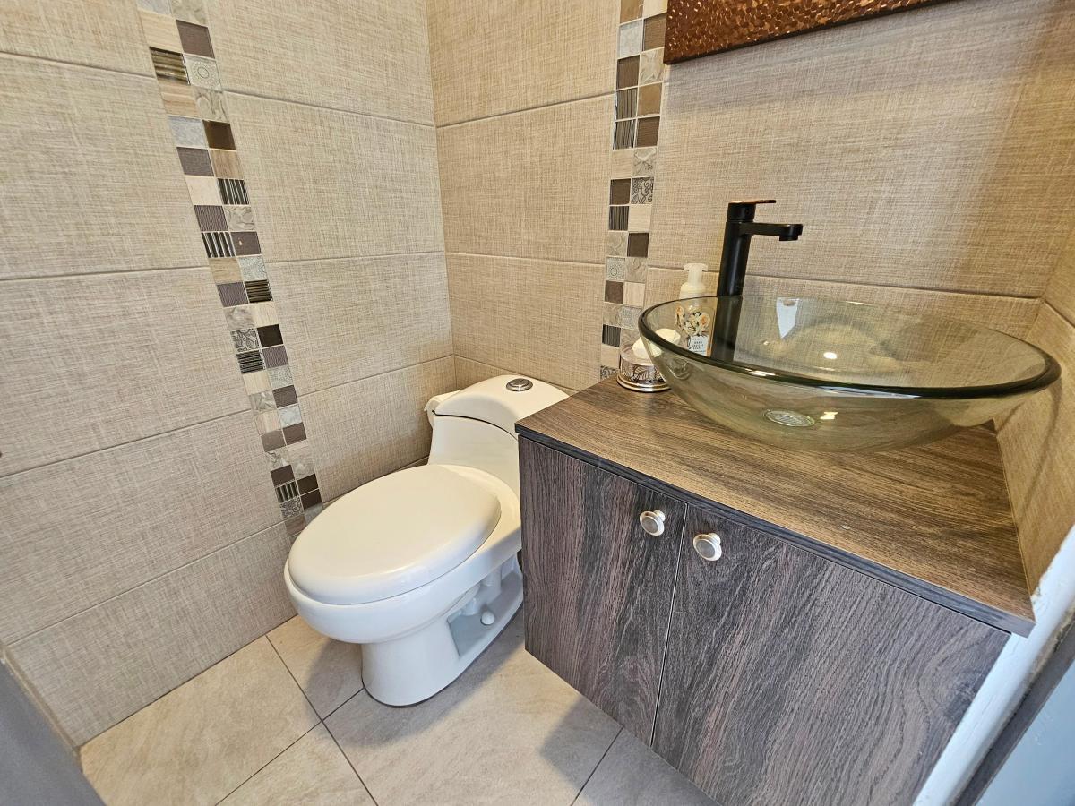 Vendo Moderna Casa de Una Planta — imagen 4