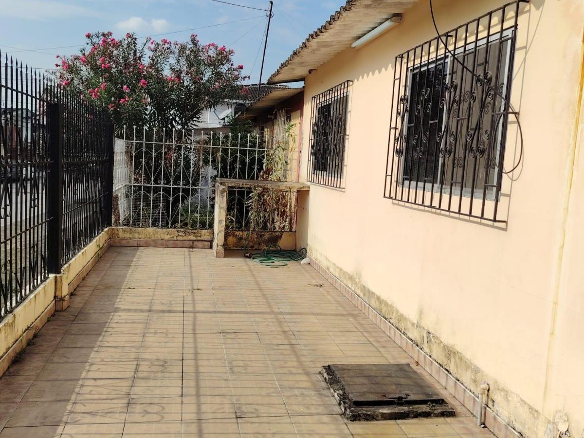 Vendo Villa de 190 m² de Terreno en La Alborada 10 Ma Etapa, Guayas — imagen 2