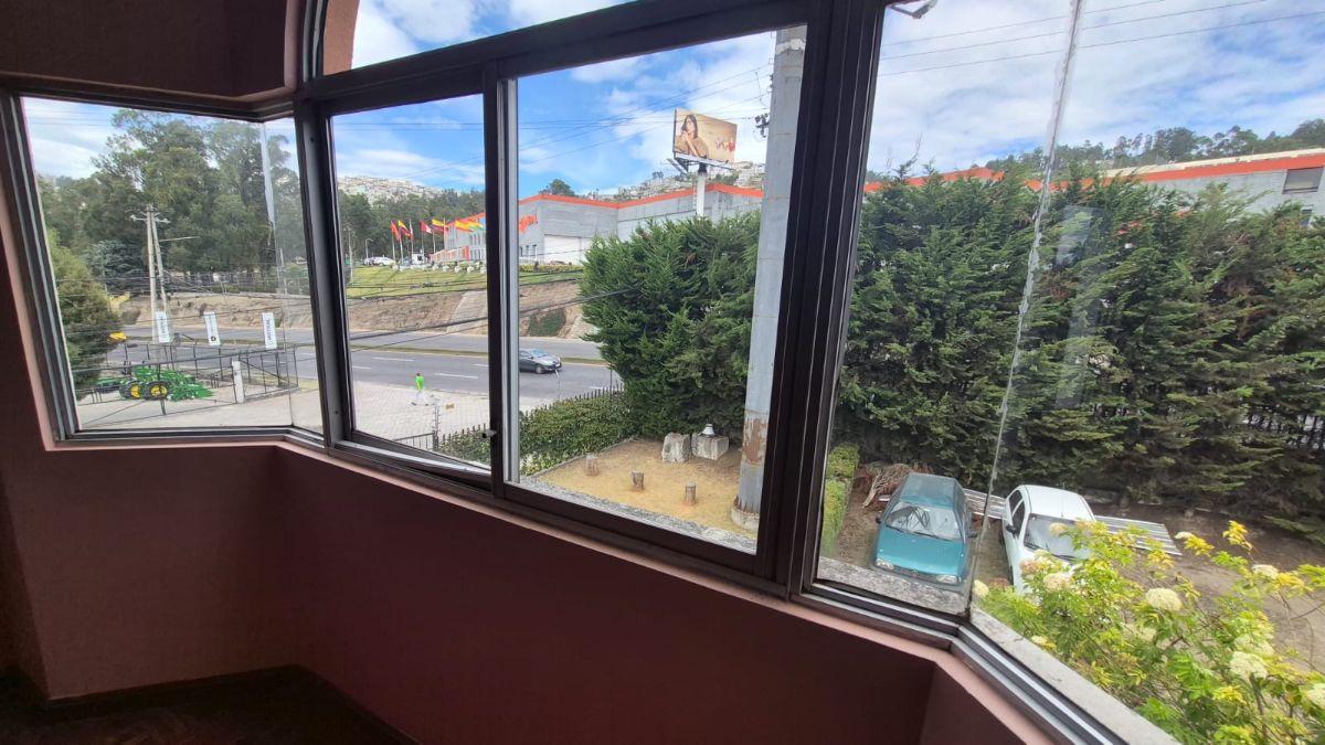 Casa en Venta con 3 Habitaciones, de 140 m² en Carcelén, Panamericana Norte, Frente Yanbal — imagen 3
