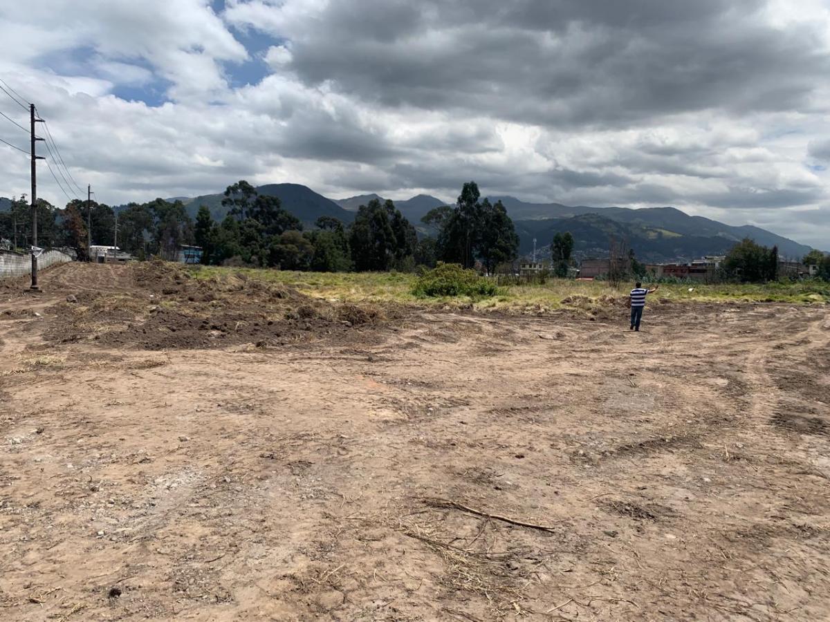 Terreno de 2 Hectáreas en El Zona Industrial del Sur de Quito en Venta — imagen 8
