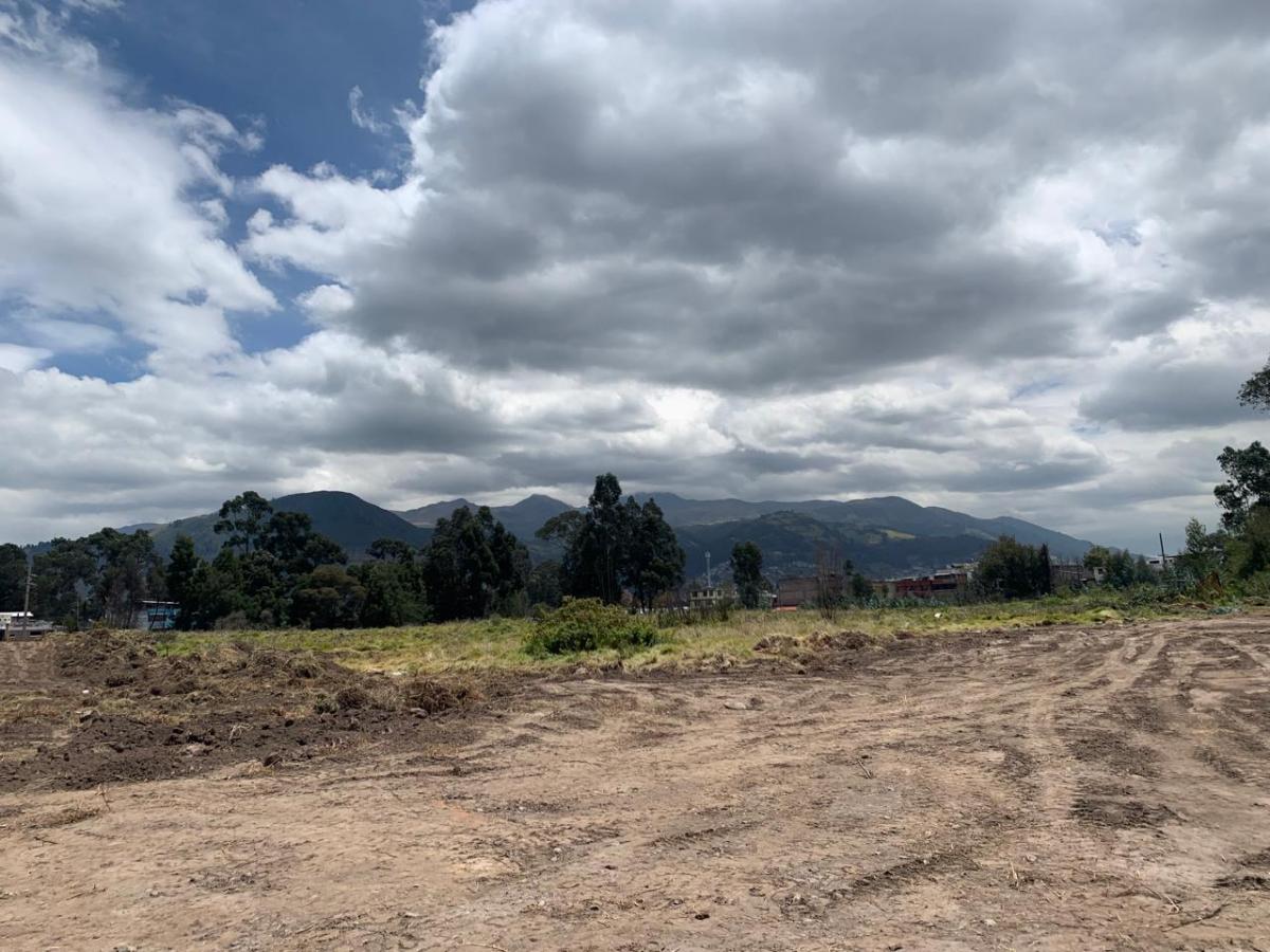 Terreno de 2 Hectáreas en El Zona Industrial del Sur de Quito en Venta — imagen 7