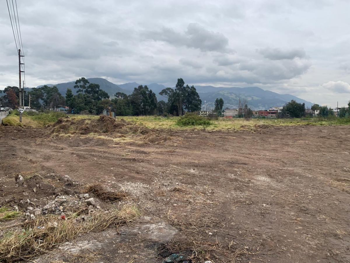 Terreno de 2 Hectáreas en El Zona Industrial del Sur de Quito en Venta — imagen 2