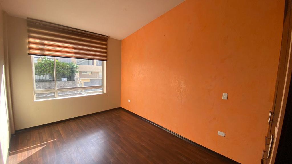 Se Vende Linda Casa de 3 Dorm. con Patio y Terraza en El Condado — imagen 6