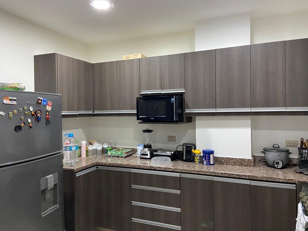 Vendo Hermoso y Moderno Departamento de 3 Dorm. con Moderno Ascensor, Guayas — imagen 9