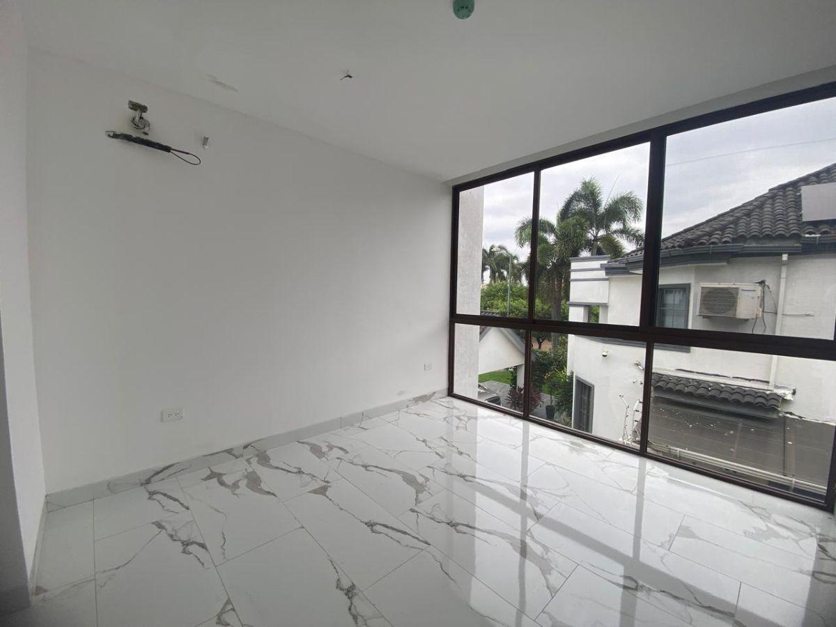 Casa en Venta en Mocolí Gardens | a - Berrones, Guayas — imagen 4