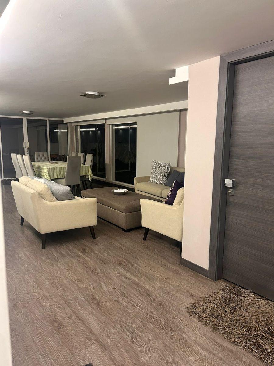 Casa de Una Sola Planta de 230 m Totalmente Remodelada — imagen 9
