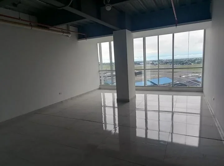 Oficina de Estreno en Venta en La Av de Las Américas, Guayas — imagen 1