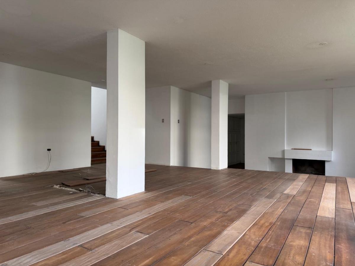 Casa de 350 m² 4 Dorm., Terreno de 565 m² Quito Tenis. Gb. Provincia de Pichincha — imagen 2