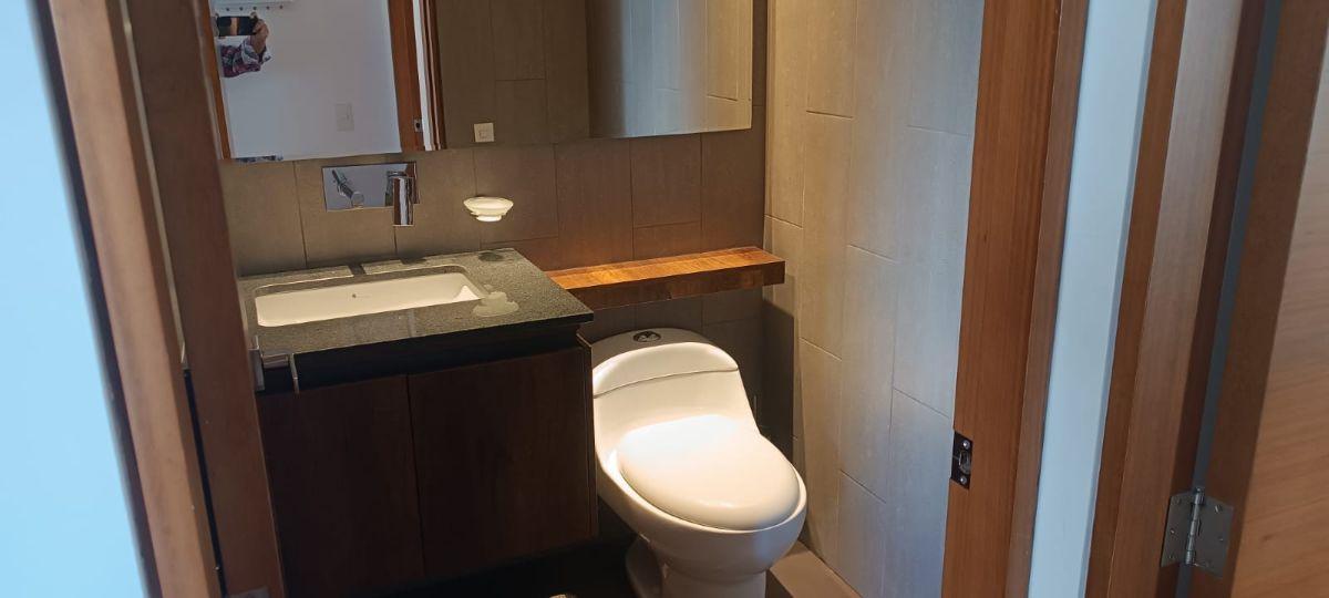 Arriendo Suite Amoblada/piscina y Gimnasio/ Gonzalez Suarez — imagen 9