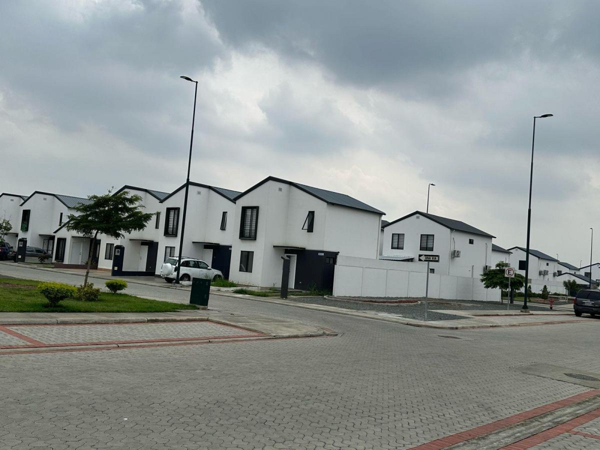 Venta de Casa Esquinera de Estreno en Valle Norte - Via a Salitre/aurora (Jp), Guayas — imagen 10