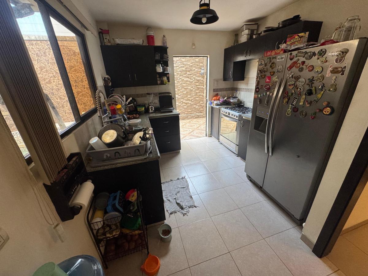 En Venta Casa de 5 Dorm. con Jacuzzi en Urb. La Romareda. Guayas — imagen 8