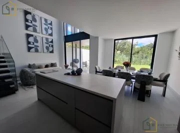 Hermosa Casa No Adosada, Tres Habitaciones, Porche, Jardin Tumbaco Pachosala — imagen 2
