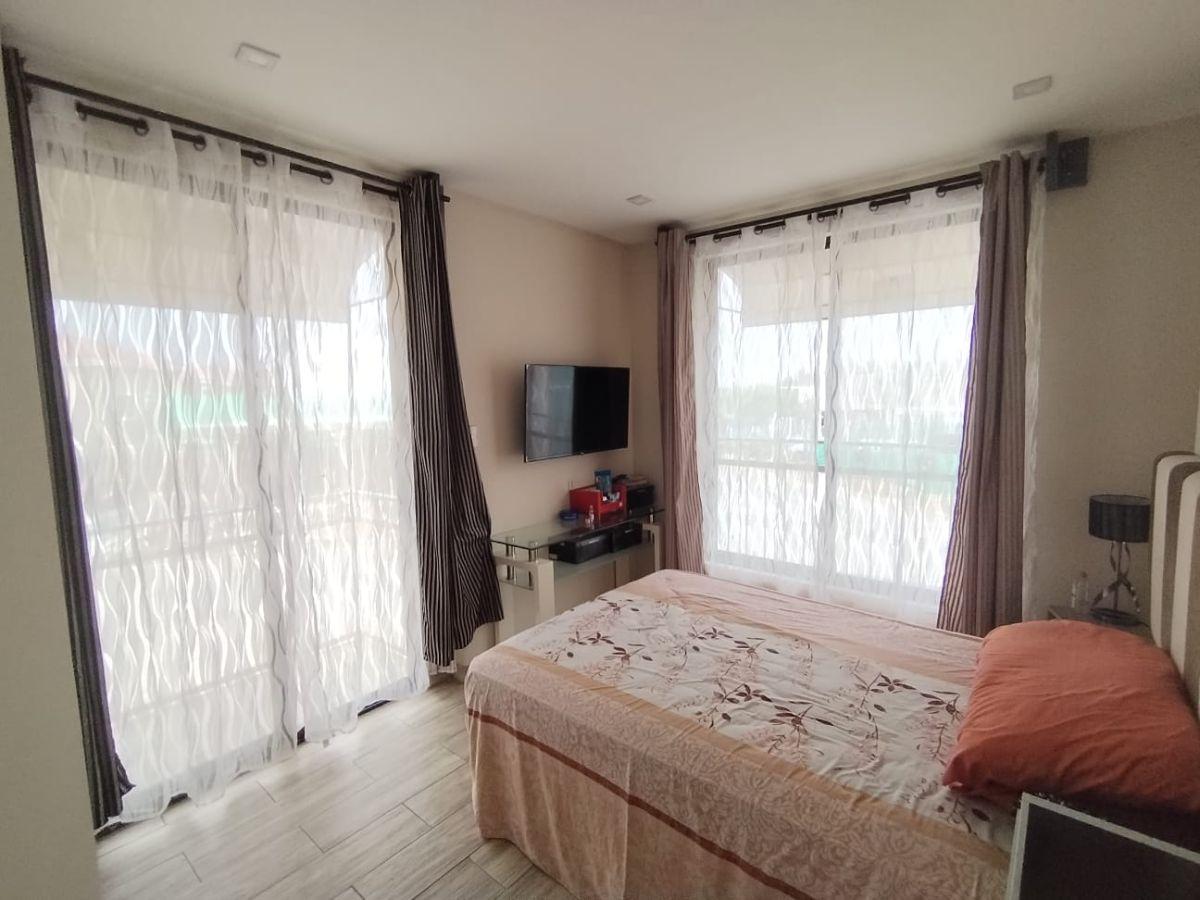Casa Esquinera en Venta - en Urbanizacion El Condado Vicolinci - en Daule, Guayas — imagen 2