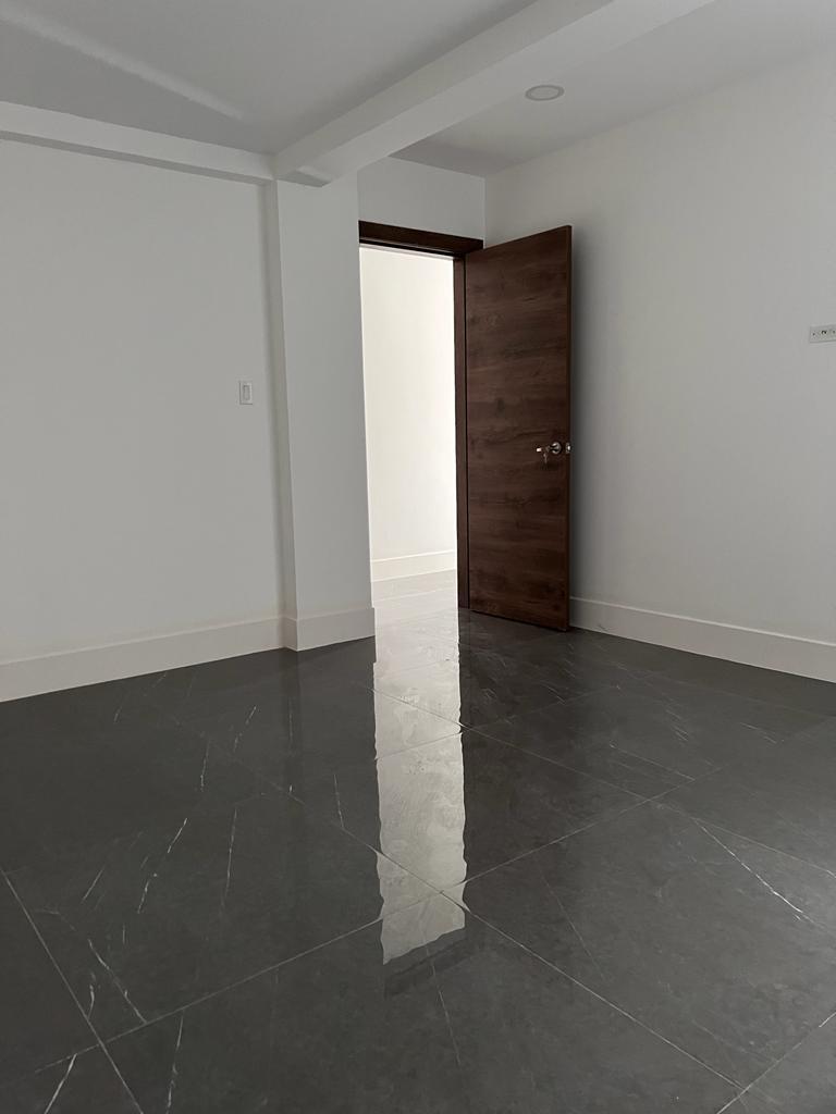Exclusiva Casa en Venta en Ceibos con Diseño Moderno y Acabados de Lujo (Wt), Guayas — imagen 3