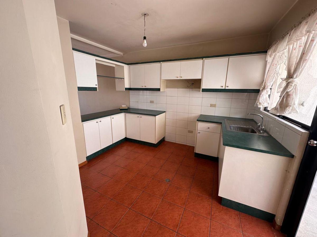 Venta de Casa Ciudad 2 Hemisferios en Excelentes Condiciones — imagen 7