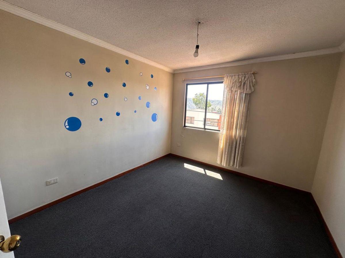 Venta de Casa Ciudad 2 Hemisferios en Excelentes Condiciones — imagen 2