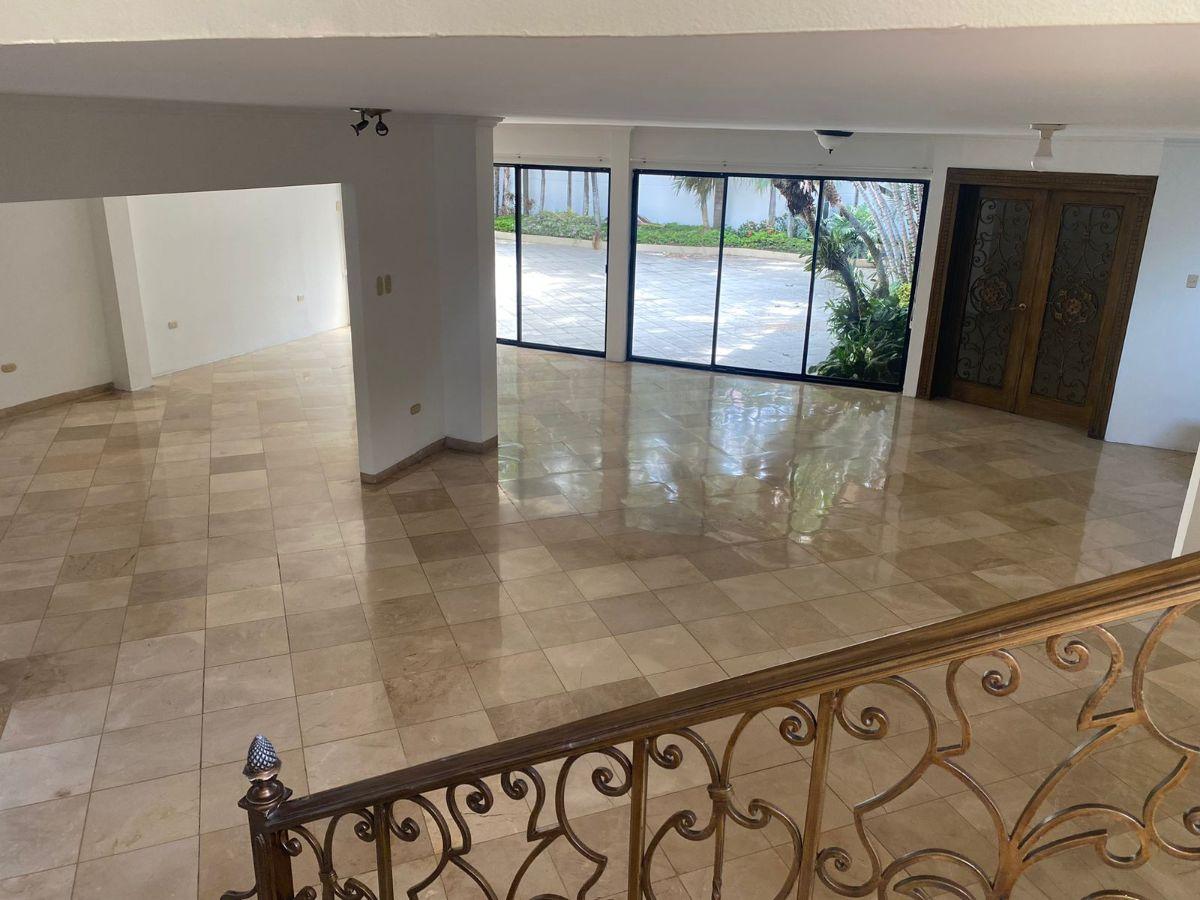 Espaciosa Villa en Venta con Cuarto Master en Planta Baja, Guayas — imagen 10