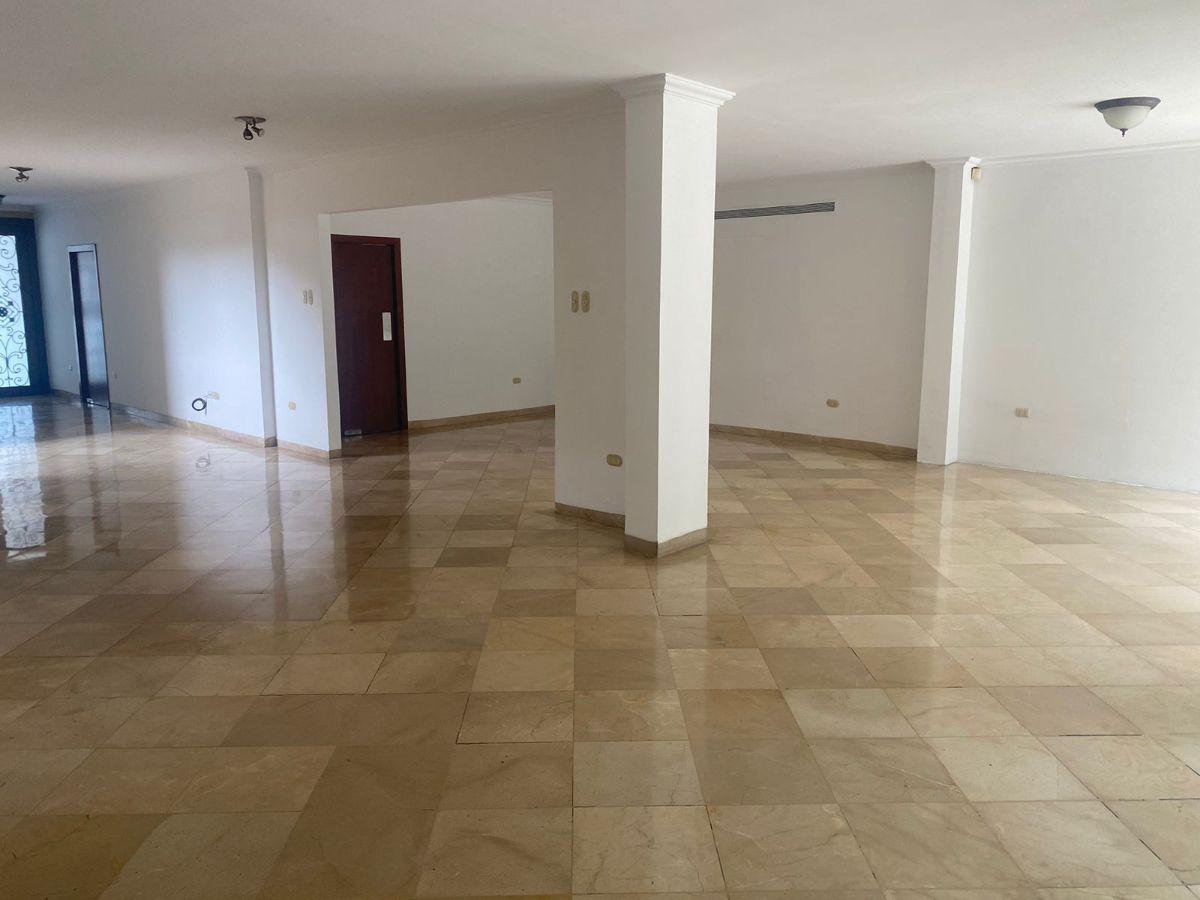 Espaciosa Villa en Venta con Cuarto Master en Planta Baja, Guayas — imagen 9
