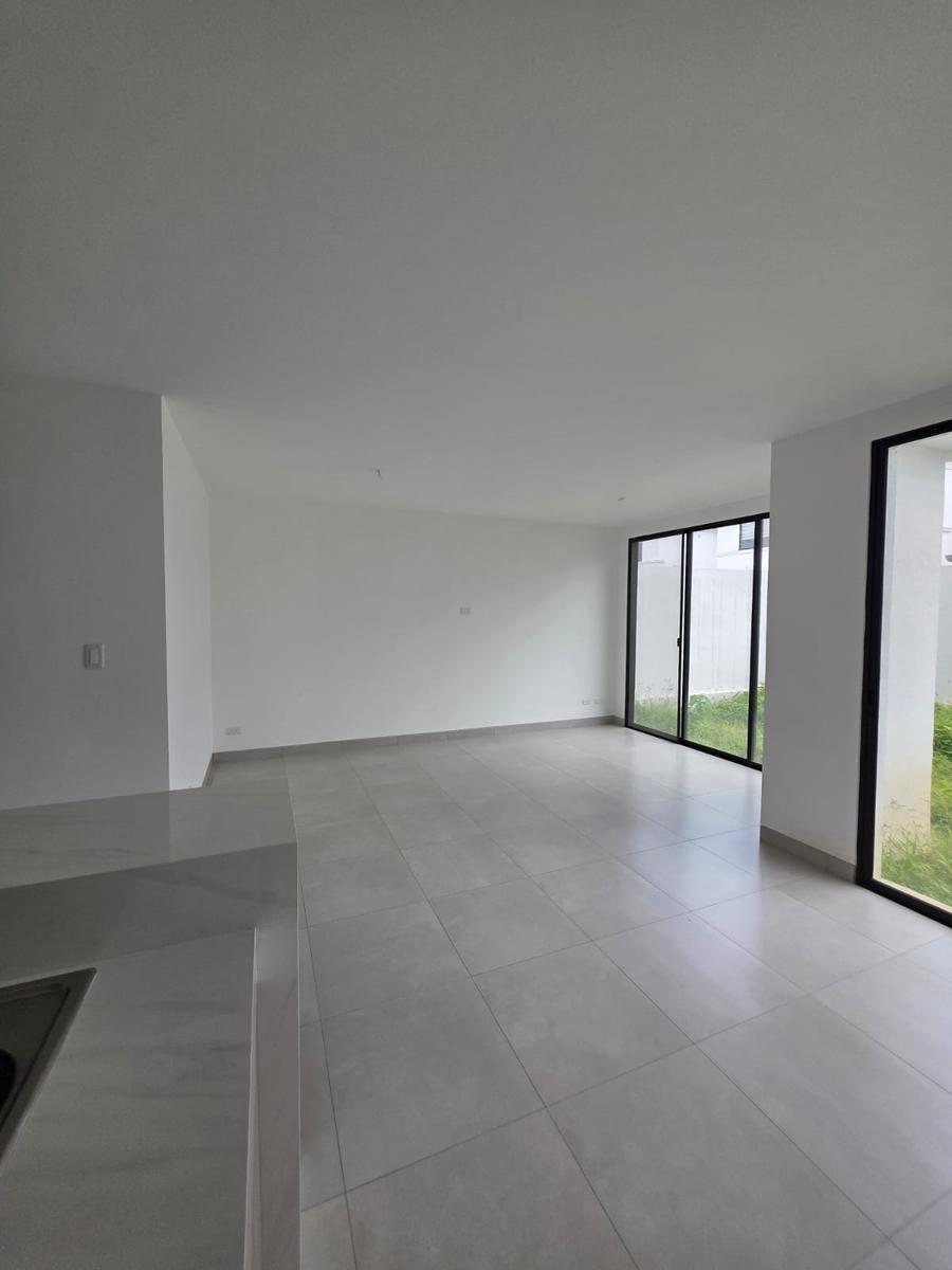 Casa en Venta Excelente Precio y de Estreno Urb. Bosques Alba del Bosque, Km. 18 Via a La Costa, Guayas — imagen 2