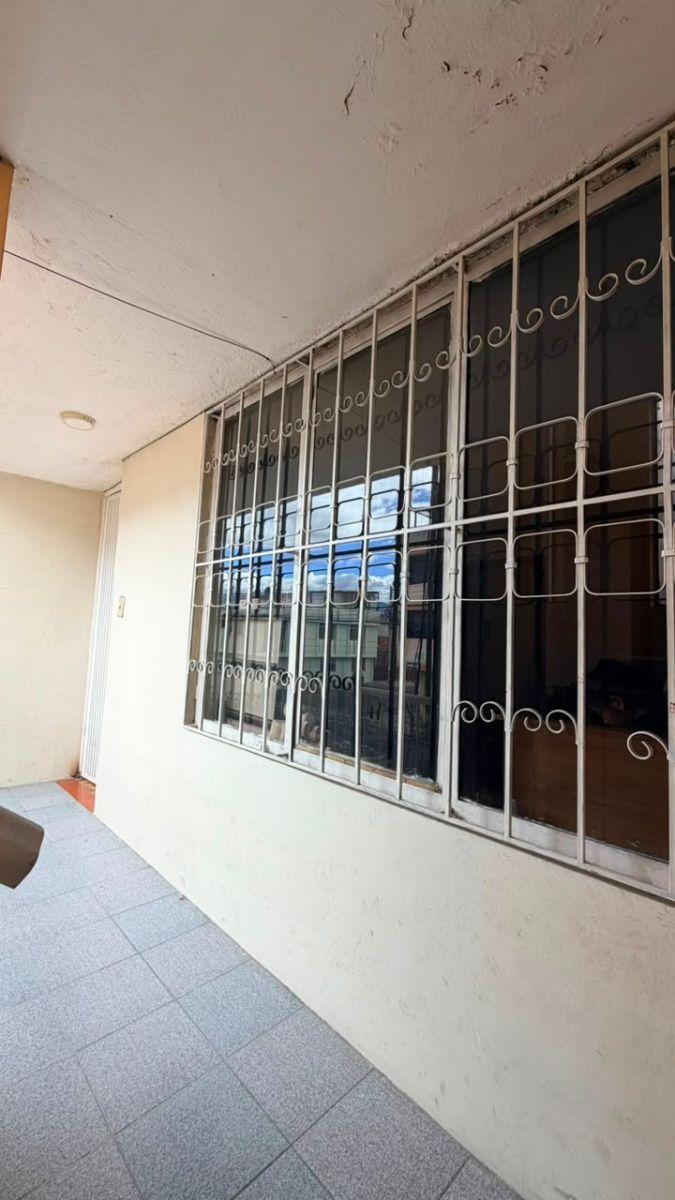 Casa Esquinera 2 Dptos. + Terreno Independiente, Chimborazo — imagen 5
