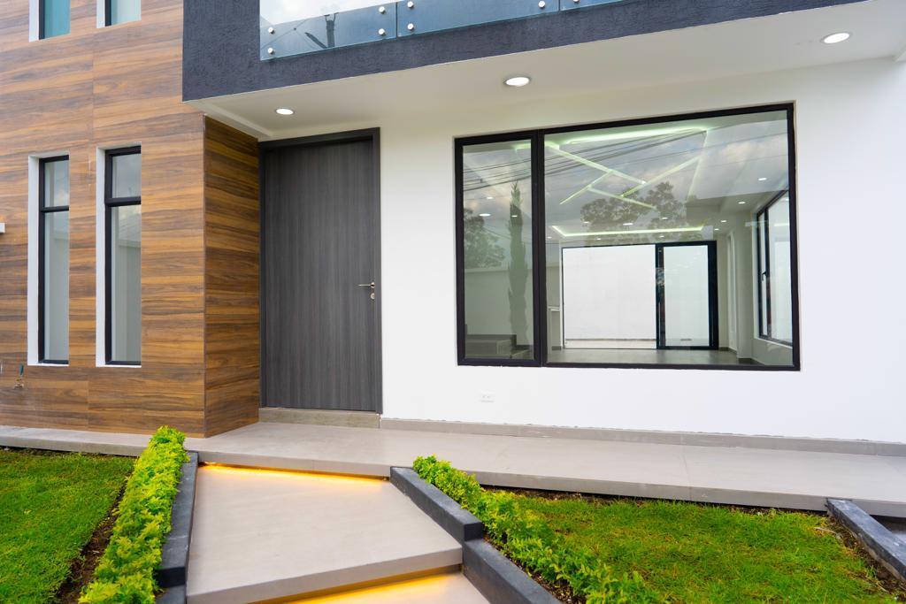 Vendo Casa Independiente de 161 m² con 145 m² de Jardin Dentro de La Viña Tumbaco — imagen 7