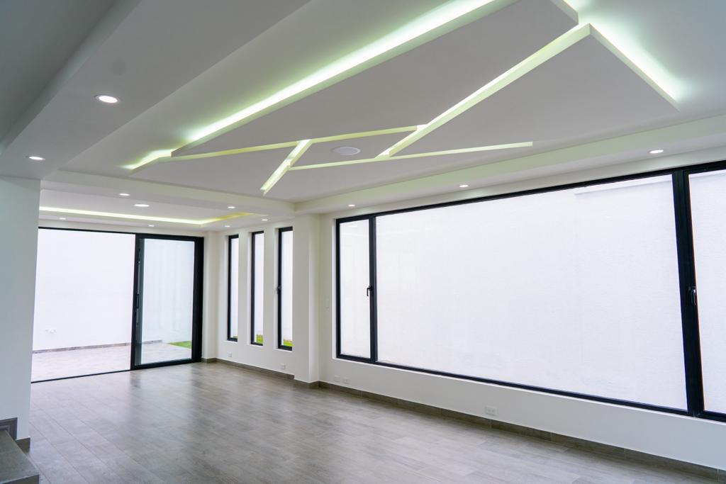 Vendo Casa Independiente de 161 m² con 145 m² de Jardin Dentro de La Viña Tumbaco — imagen 2