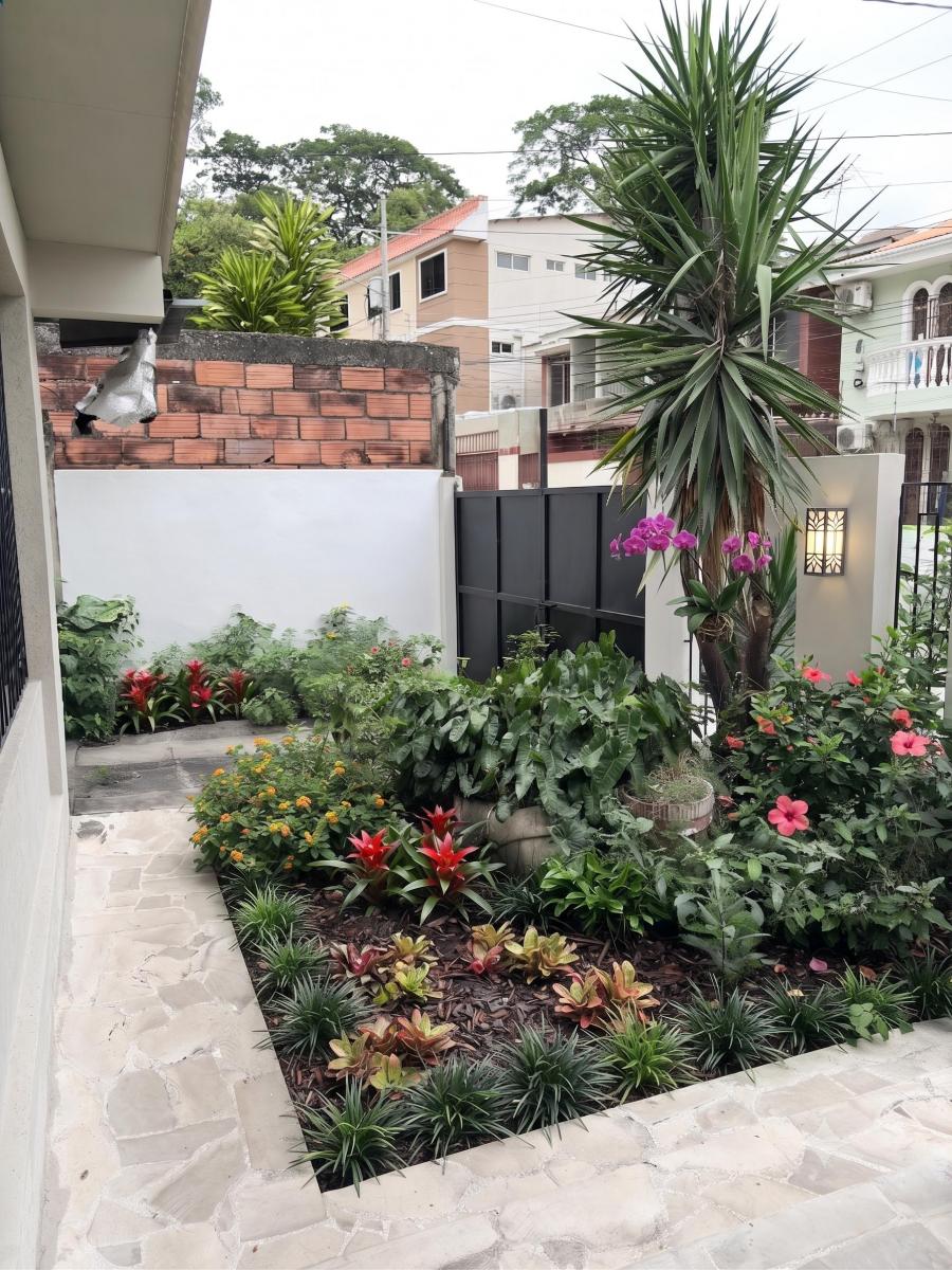 Vendo Casa de 450 m² con 4 Habitaciones en Venta en Urdesa, Guayas — imagen 9